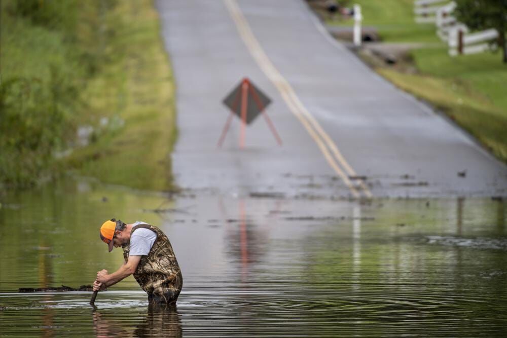 What to do when stranded on a flooded road without service